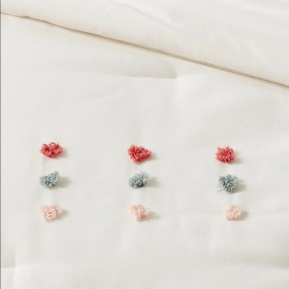 Pon- Pom Comforter Set - Picture 6 of 6